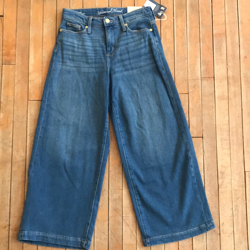 NWT. Highest rise wide leg jeans. Size 2/26.